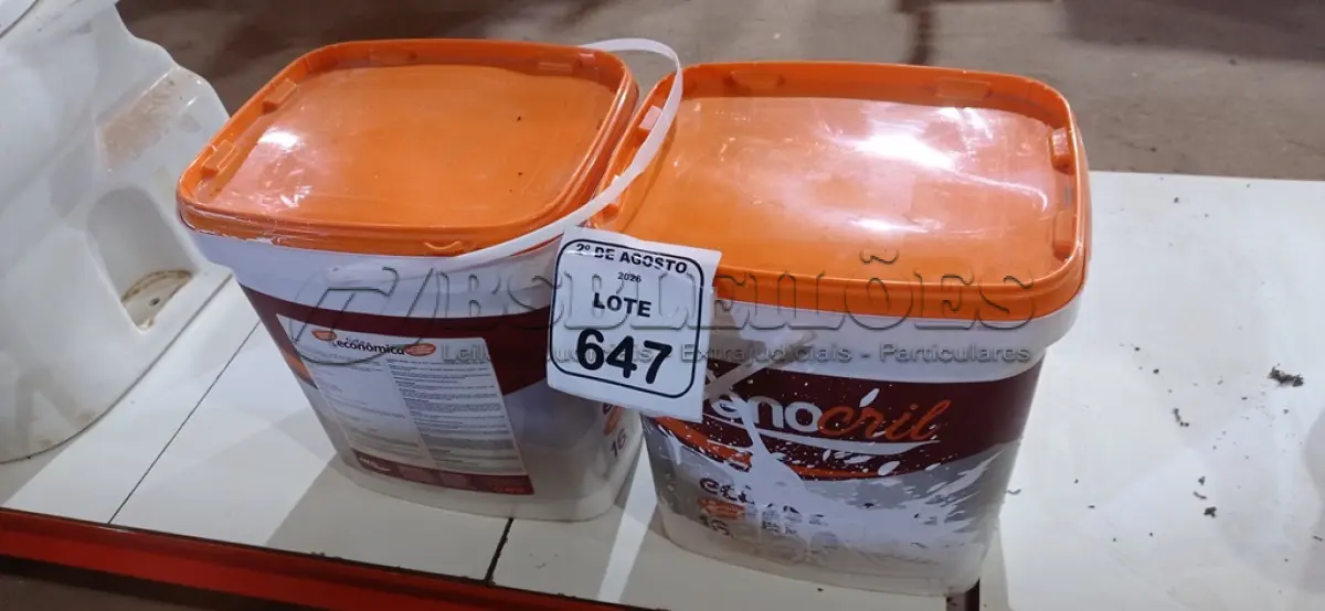 LOTE 647 - 02 BALDES DE TINTA ECONÔMICA 16L NA COR BRANCO NEVE MARCA RENOCRIL. (NO ESTADO) ATENÇÃO! FAZER A VISITAÇÃO ANTES DE ARREMATAR, NÃO SABEMOS SE FUNCIONA, LEILÃO NÃO TEM GARANTIA E NEM DEVOLUÇÃO, SUJEITO A POSSÍVEIS AVARIAS VISÍVEIS/OCULTAS E/OU AUSÊNCIA DE COMPONENTES.