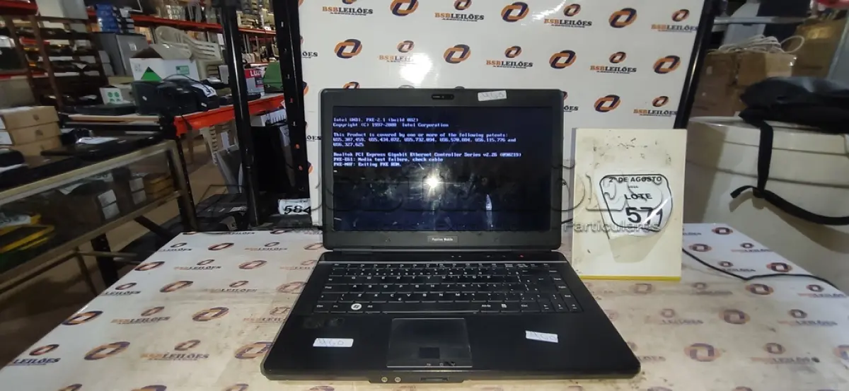 LOTE 571 - 01 NOTEBOOK MARCA POSITIVO SEM FONTE. (NO ESTADO) ATENÇÃO! FAZER A VISITAÇÃO ANTES DE ARREMATAR, NÃO SABEMOS SE FUNCIONA, LEILÃO NÃO TEM GARANTIA E NEM DEVOLUÇÃO, SUJEITO A POSSÍVEIS AVARIAS VISÍVEIS/OCULTAS E/OU AUSÊNCIA DE COMPONENTES.