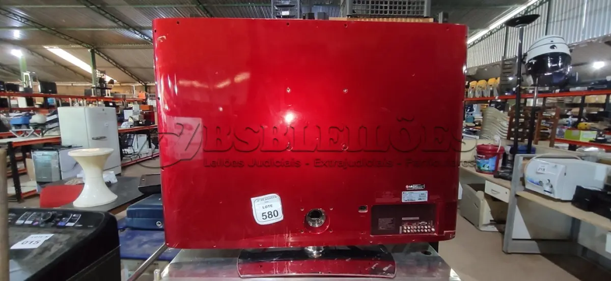 LOTE 580 - 01 TV 47’’ MARCA LG. (NO ESTADO) ATENÇÃO! FAZER A VISITAÇÃO ANTES DE ARREMATAR, NÃO SABEMOS SE FUNCIONA, LEILÃO NÃO TEM GARANTIA E NEM DEVOLUÇÃO, SUJEITO A POSSÍVEIS AVARIAS VISÍVEIS/OCULTAS E/OU AUSÊNCIA DE COMPONENTES.