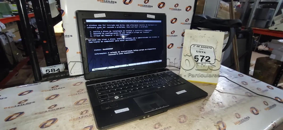 LOTE 572 - 01 NOTEBOOK MARCA POSITIVO SEM FONTE. (NO ESTADO) ATENÇÃO! FAZER A VISITAÇÃO ANTES DE ARREMATAR, NÃO SABEMOS SE FUNCIONA, LEILÃO NÃO TEM GARANTIA E NEM DEVOLUÇÃO, SUJEITO A POSSÍVEIS AVARIAS VISÍVEIS/OCULTAS E/OU AUSÊNCIA DE COMPONENTES.