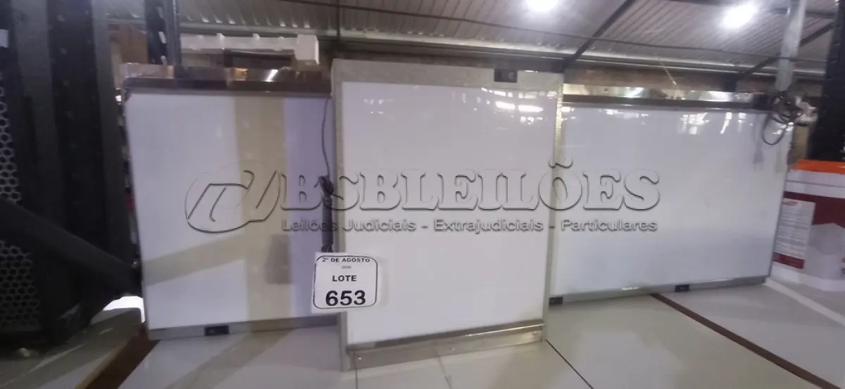 LOTE 653 - 02 NEGATOSCOPIO MARCA EMB. (NO ESTADO) ATENÇÃO! FAZER A VISITAÇÃO ANTES DE ARREMATAR, NÃO SABEMOS SE FUNCIONA, LEILÃO NÃO TEM GARANTIA E NEM DEVOLUÇÃO, SUJEITO A POSSÍVEIS AVARIAS VISÍVEIS/OCULTAS E/OU AUSÊNCIA DE COMPONENTES.