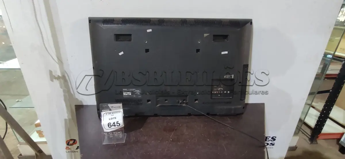 LOTE 645 - 01 TV 39’’ MARCA SONY. (NO ESTADO) ATENÇÃO! FAZER A VISITAÇÃO ANTES DE ARREMATAR, NÃO SABEMOS SE FUNCIONA, LEILÃO NÃO TEM GARANTIA E NEM DEVOLUÇÃO, SUJEITO A POSSÍVEIS AVARIAS VISÍVEIS/OCULTAS E/OU AUSÊNCIA DE COMPONENTES.