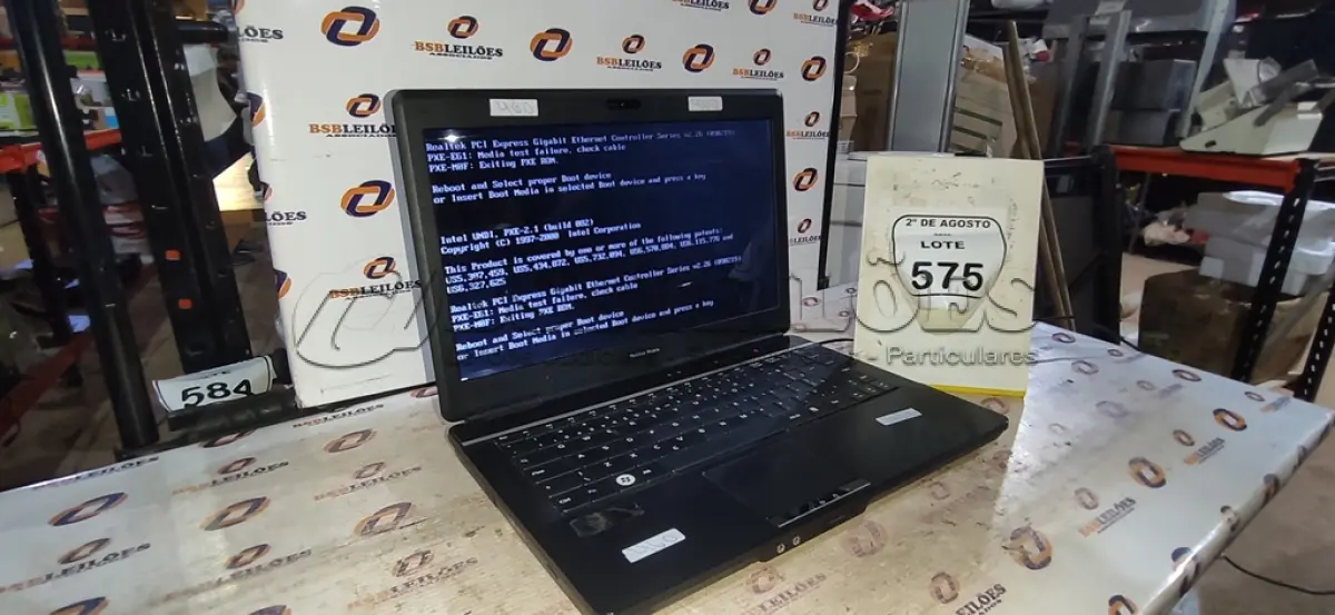 LOTE 575 - 01 NOTEBOOK MARCA POSITIVO SEM FONTE. (NO ESTADO) ATENÇÃO! FAZER A VISITAÇÃO ANTES DE ARREMATAR, NÃO SABEMOS SE FUNCIONA, LEILÃO NÃO TEM GARANTIA E NEM DEVOLUÇÃO, SUJEITO A POSSÍVEIS AVARIAS VISÍVEIS/OCULTAS E/OU AUSÊNCIA DE COMPONENTES.