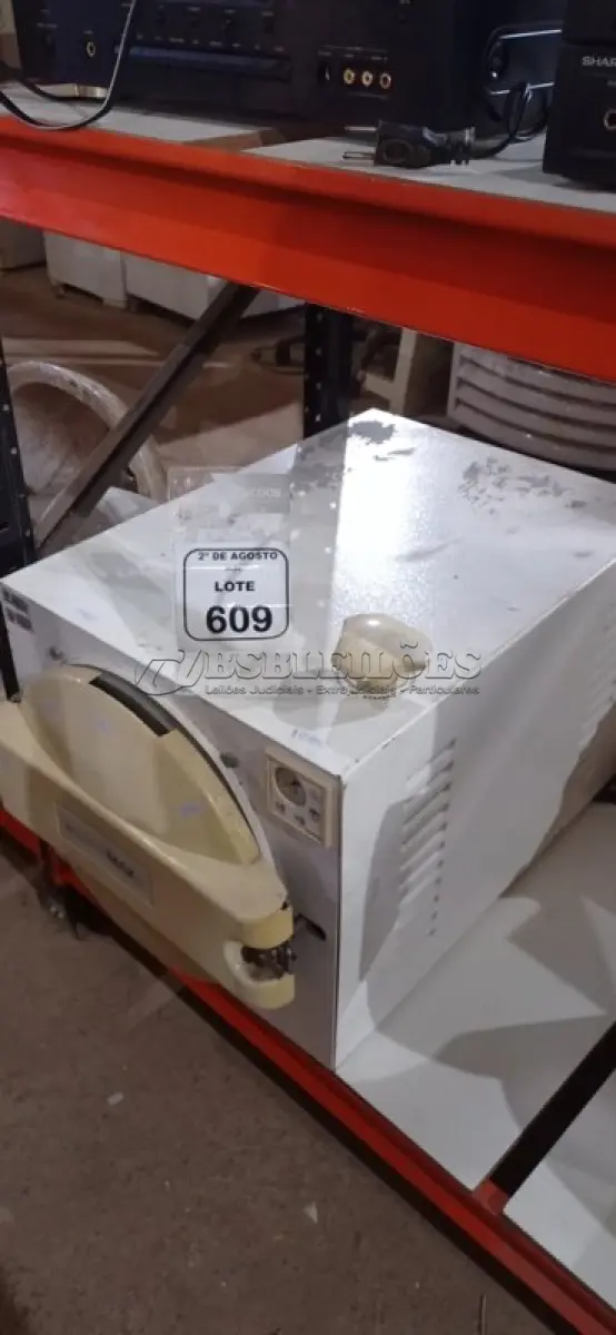 LOTE 609 - 01 ESTERILIZADOR TIPO AUTOCLAVE MARCA STERMAX. (NO ESTADO) ATENÇÃO! FAZER A VISITAÇÃO ANTES DE ARREMATAR, NÃO SABEMOS SE FUNCIONA, LEILÃO NÃO TEM GARANTIA E NEM DEVOLUÇÃO, SUJEITO A POSSÍVEIS AVARIAS VISÍVEIS/OCULTAS E/OU AUSÊNCIA DE COMPONENTES.
