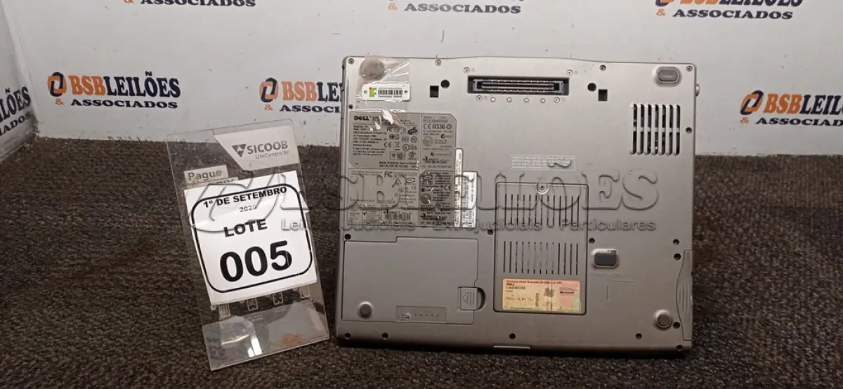 LOTE 005 - 01 NOTEBOOK MARCA DELL SEM FONTE. (NO ESTADO) ATENÇÃO! FAZER A VISITAÇÃO ANTES DE ARREMATAR, NÃO SABEMOS SE FUNCIONA, LEILÃO NÃO TEM GARANTIA E NEM DEVOLUÇÃO, SUJEITO A POSSÍVEIS AVARIAS VISÍVEIS/OCULTAS E/OU AUSÊNCIA DE COMPONENTES.