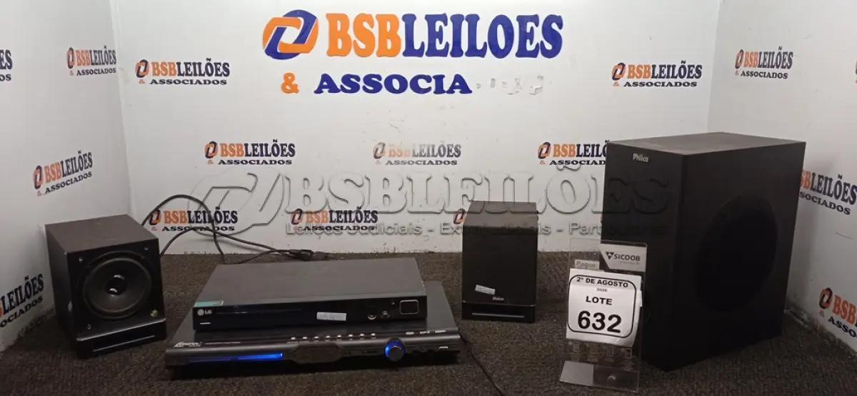 LOTE 632 - 02 APARELHOS DE DVD E 01 SUBWOOFER COM 02 CAIXAS DE SOM. (NO ESTADO) ATENÇÃO! FAZER A VISITAÇÃO ANTES DE ARREMATAR, NÃO SABEMOS SE FUNCIONA, LEILÃO NÃO TEM GARANTIA E NEM DEVOLUÇÃO, SUJEITO A POSSÍVEIS AVARIAS VISÍVEIS/OCULTAS E/OU AUSÊNCIA DE COMPONENTES.