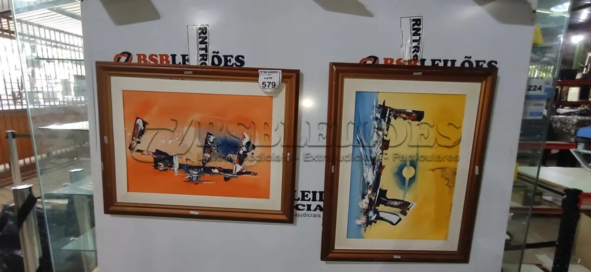 LOTE 579 - 02 QUADROS DE PINTURA DECORATIVO. (NO ESTADO) ATENÇÃO! FAZER A VISITAÇÃO ANTES DE ARREMATAR, NÃO SABEMOS SE FUNCIONA, LEILÃO NÃO TEM GARANTIA E NEM DEVOLUÇÃO, SUJEITO A POSSÍVEIS AVARIAS VISÍVEIS/OCULTAS E/OU AUSÊNCIA DE COMPONENTES.