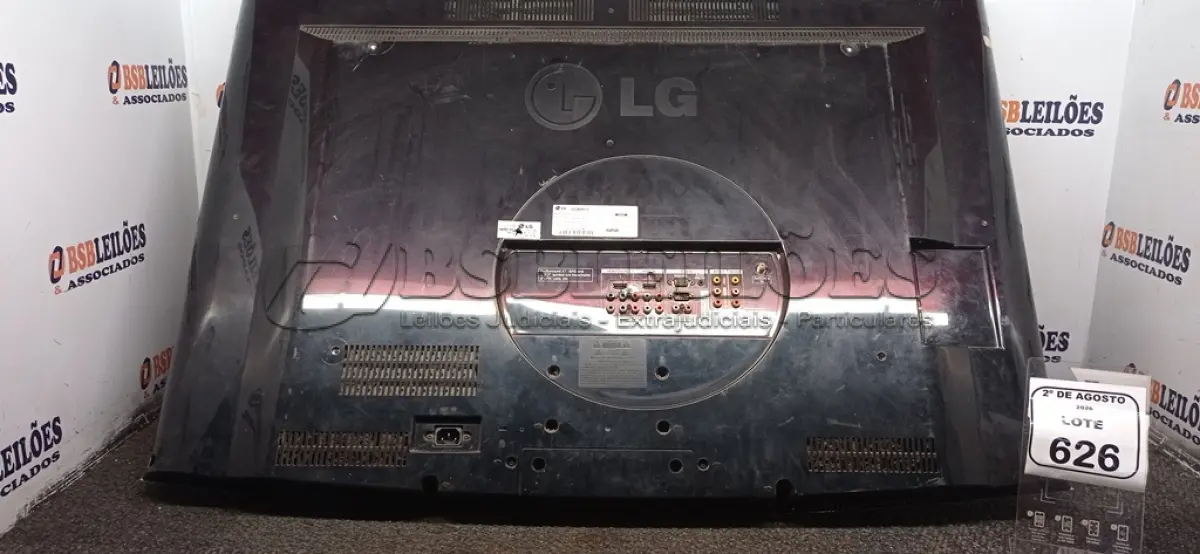 LOTE 626 - 01 TV 42’’ MARCA LG. (NO ESTADO) ATENÇÃO! FAZER A VISITAÇÃO ANTES DE ARREMATAR, NÃO SABEMOS SE FUNCIONA, LEILÃO NÃO TEM GARANTIA E NEM DEVOLUÇÃO, SUJEITO A POSSÍVEIS AVARIAS VISÍVEIS/OCULTAS E/OU AUSÊNCIA DE COMPONENTES.