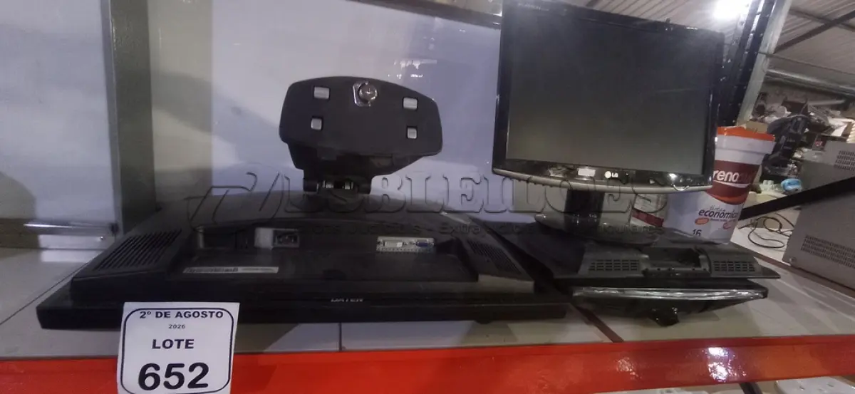 LOTE 652 - 05 MONITORES DE MARCAS E MODELOS DIVERSOS. (NO ESTADO) ATENÇÃO! FAZER A VISITAÇÃO ANTES DE ARREMATAR, NÃO SABEMOS SE FUNCIONA, LEILÃO NÃO TEM GARANTIA E NEM DEVOLUÇÃO, SUJEITO A POSSÍVEIS AVARIAS VISÍVEIS/OCULTAS E/OU AUSÊNCIA DE COMPONENTES.