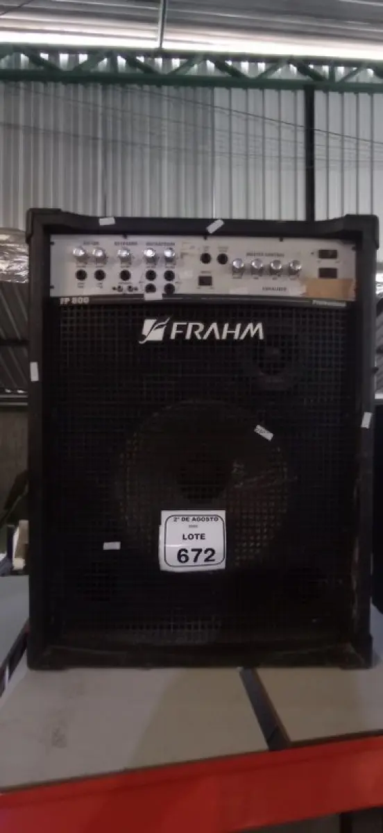 LOTE 672 - 01 CAIXA DE SOM AMPLIFICADA MARCA FRAHM. (NO ESTADO) ATENÇÃO! FAZER A VISITAÇÃO ANTES DE ARREMATAR, NÃO SABEMOS SE FUNCIONA, LEILÃO NÃO TEM GARANTIA E NEM DEVOLUÇÃO, SUJEITO A POSSÍVEIS AVARIAS VISÍVEIS/OCULTAS E/OU AUSÊNCIA DE COMPONENTES.