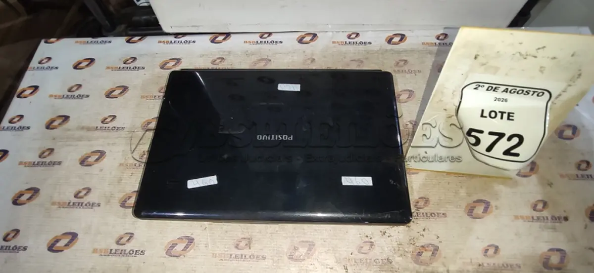 LOTE 572 - 01 NOTEBOOK MARCA POSITIVO SEM FONTE. (NO ESTADO) ATENÇÃO! FAZER A VISITAÇÃO ANTES DE ARREMATAR, NÃO SABEMOS SE FUNCIONA, LEILÃO NÃO TEM GARANTIA E NEM DEVOLUÇÃO, SUJEITO A POSSÍVEIS AVARIAS VISÍVEIS/OCULTAS E/OU AUSÊNCIA DE COMPONENTES.