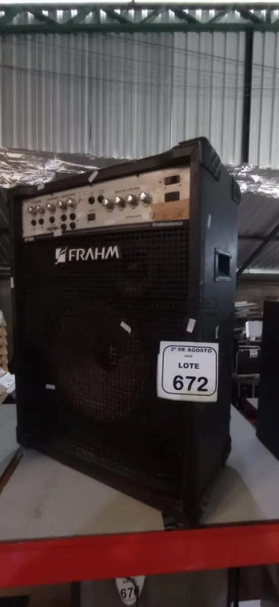 LOTE 672 - 01 CAIXA DE SOM AMPLIFICADA MARCA FRAHM. (NO ESTADO) ATENÇÃO! FAZER A VISITAÇÃO ANTES DE ARREMATAR, NÃO SABEMOS SE FUNCIONA, LEILÃO NÃO TEM GARANTIA E NEM DEVOLUÇÃO, SUJEITO A POSSÍVEIS AVARIAS VISÍVEIS/OCULTAS E/OU AUSÊNCIA DE COMPONENTES.