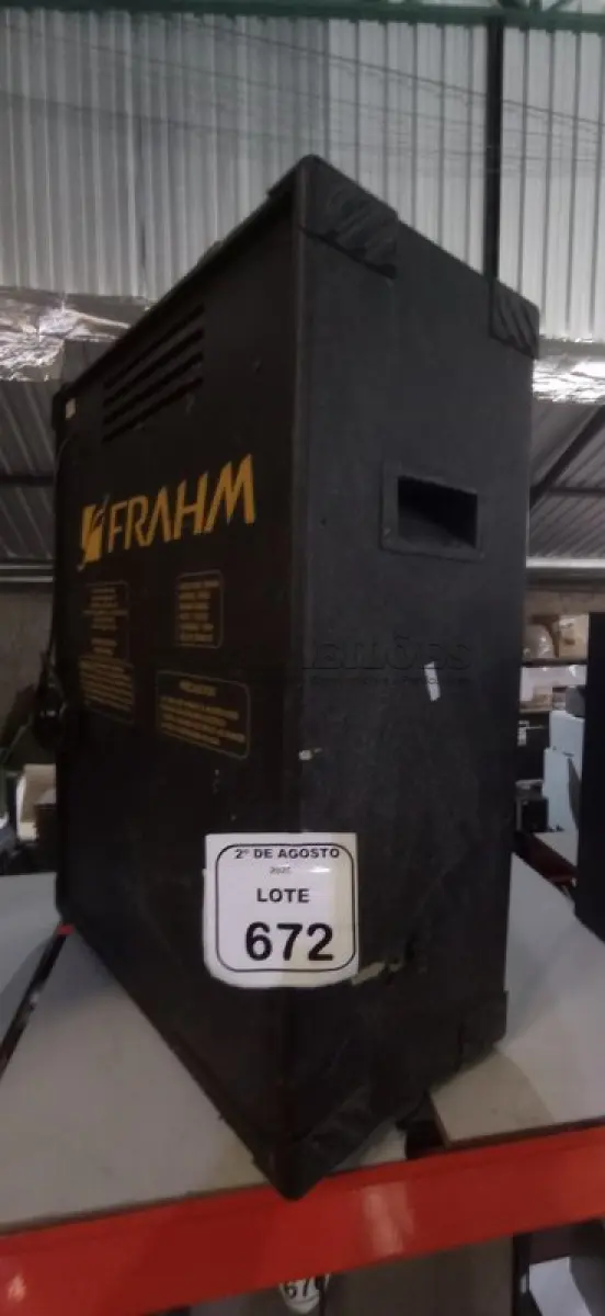 LOTE 672 - 01 CAIXA DE SOM AMPLIFICADA MARCA FRAHM. (NO ESTADO) ATENÇÃO! FAZER A VISITAÇÃO ANTES DE ARREMATAR, NÃO SABEMOS SE FUNCIONA, LEILÃO NÃO TEM GARANTIA E NEM DEVOLUÇÃO, SUJEITO A POSSÍVEIS AVARIAS VISÍVEIS/OCULTAS E/OU AUSÊNCIA DE COMPONENTES.