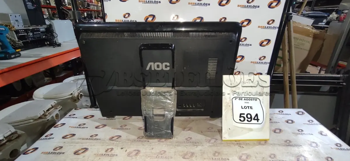 LOTE 594 - 01 ALL IN ONE MARCA AOC. (NO ESTADO) ATENÇÃO! FAZER A VISITAÇÃO ANTES DE ARREMATAR, NÃO SABEMOS SE FUNCIONA, LEILÃO NÃO TEM GARANTIA E NEM DEVOLUÇÃO, SUJEITO A POSSÍVEIS AVARIAS VISÍVEIS/OCULTAS E/OU AUSÊNCIA DE COMPONENTES.