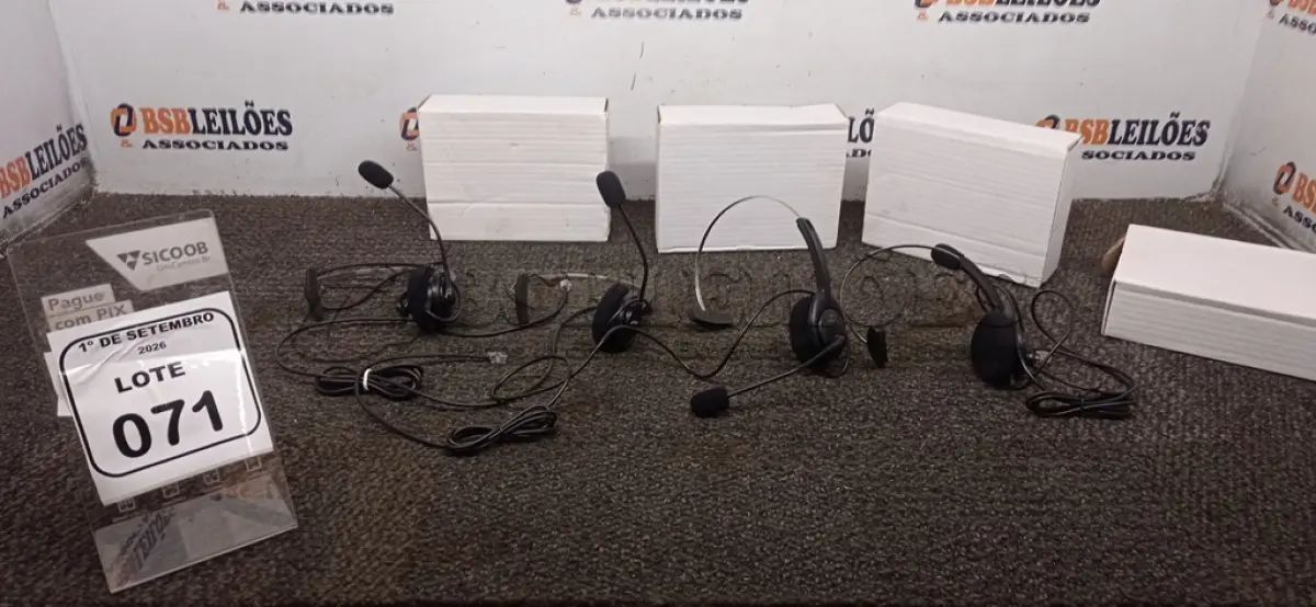 04 HEADSETS