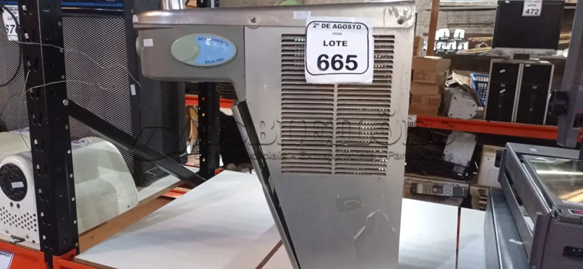 LOTE 665 - 01 BEBEDOURO DE PAREDE EM INOX. (NO ESTADO) ATENÇÃO! FAZER A VISITAÇÃO ANTES DE ARREMATAR, NÃO SABEMOS SE FUNCIONA, LEILÃO NÃO TEM GARANTIA E NEM DEVOLUÇÃO, SUJEITO A POSSÍVEIS AVARIAS VISÍVEIS/OCULTAS E/OU AUSÊNCIA DE COMPONENTES.