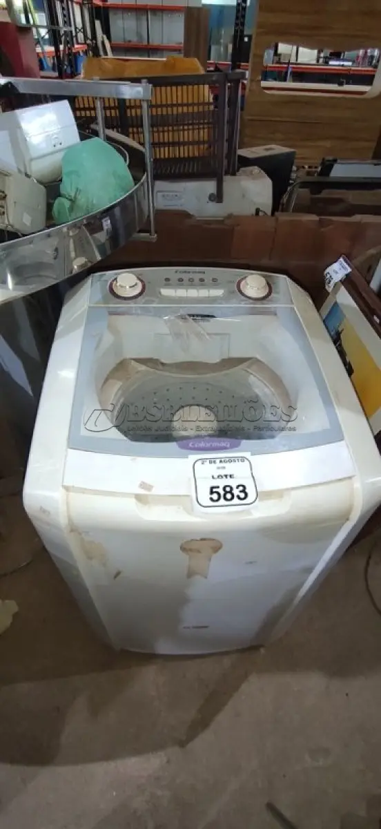 LOTE 583 - 01 MÁQUINA DE LAVAR 220V 11KG MARCA COLORMAQ. (NO ESTADO) ATENÇÃO! FAZER A VISITAÇÃO ANTES DE ARREMATAR, NÃO SABEMOS SE FUNCIONA, LEILÃO NÃO TEM GARANTIA E NEM DEVOLUÇÃO, SUJEITO A POSSÍVEIS AVARIAS VISÍVEIS/OCULTAS E/OU AUSÊNCIA DE COMPONENTES.