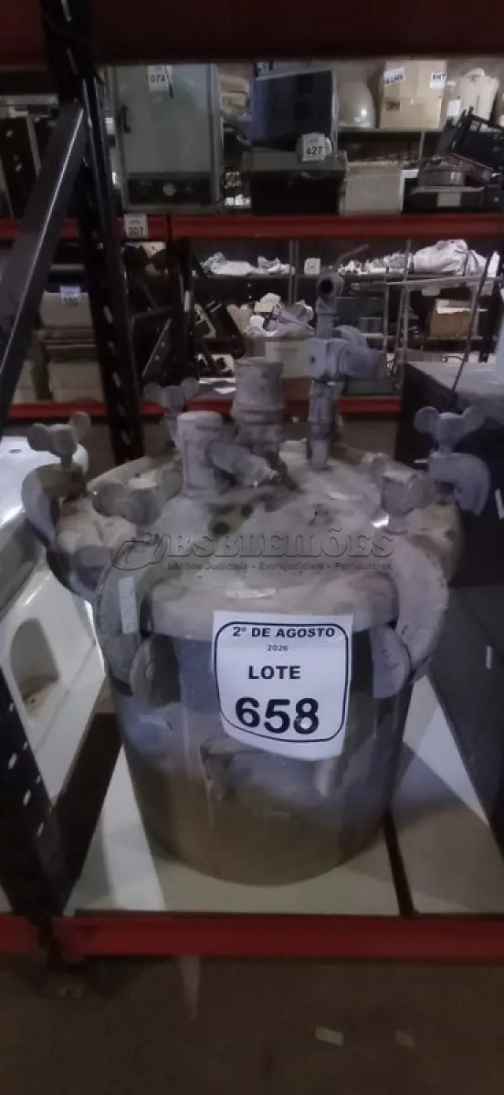 LOTE 658 - 01 TANQUE DE PRESSÃO PARA PINTURA. (NO ESTADO) ATENÇÃO! FAZER A VISITAÇÃO ANTES DE ARREMATAR, NÃO SABEMOS SE FUNCIONA, LEILÃO NÃO TEM GARANTIA E NEM DEVOLUÇÃO, SUJEITO A POSSÍVEIS AVARIAS VISÍVEIS/OCULTAS E/OU AUSÊNCIA DE COMPONENTES.