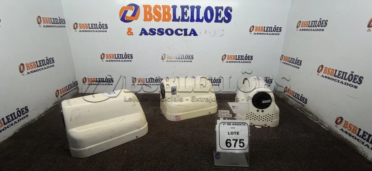 LOTE 675 - 03 SECADORES DE MÃO. (NO ESTADO) ATENÇÃO! FAZER A VISITAÇÃO ANTES DE ARREMATAR, NÃO SABEMOS SE FUNCIONA, LEILÃO NÃO TEM GARANTIA E NEM DEVOLUÇÃO, SUJEITO A POSSÍVEIS AVARIAS VISÍVEIS/OCULTAS E/OU AUSÊNCIA DE COMPONENTES.