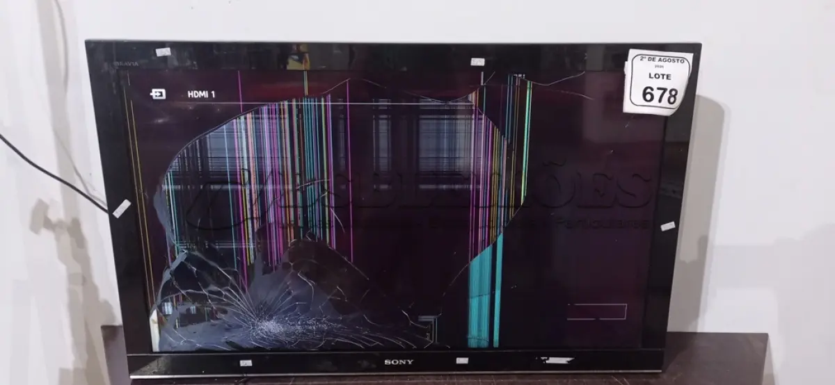 LOTE 678 - 01 TV 40’’ MARCA SONY. (NO ESTADO) ATENÇÃO! FAZER A VISITAÇÃO ANTES DE ARREMATAR, NÃO SABEMOS SE FUNCIONA, LEILÃO NÃO TEM GARANTIA E NEM DEVOLUÇÃO, SUJEITO A POSSÍVEIS AVARIAS VISÍVEIS/OCULTAS E/OU AUSÊNCIA DE COMPONENTES.