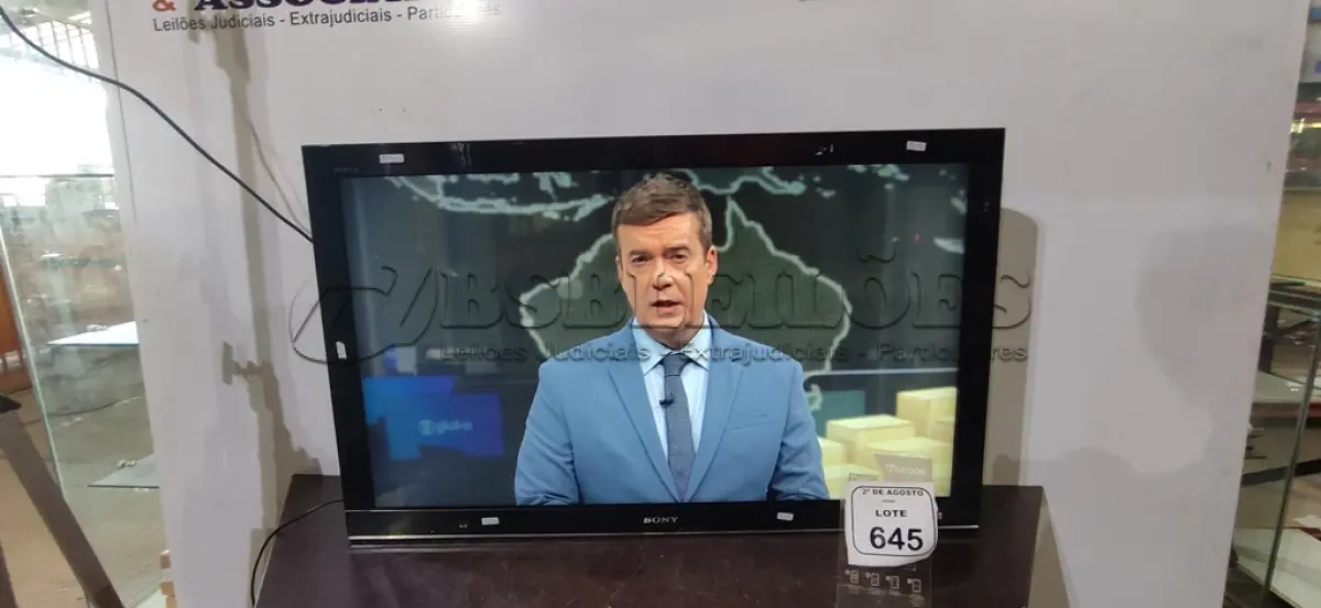 LOTE 645 - 01 TV 39’’ MARCA SONY. (NO ESTADO) ATENÇÃO! FAZER A VISITAÇÃO ANTES DE ARREMATAR, NÃO SABEMOS SE FUNCIONA, LEILÃO NÃO TEM GARANTIA E NEM DEVOLUÇÃO, SUJEITO A POSSÍVEIS AVARIAS VISÍVEIS/OCULTAS E/OU AUSÊNCIA DE COMPONENTES.