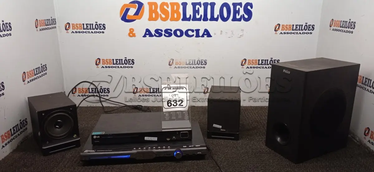 LOTE 632 - 02 APARELHOS DE DVD E 01 SUBWOOFER COM 02 CAIXAS DE SOM. (NO ESTADO) ATENÇÃO! FAZER A VISITAÇÃO ANTES DE ARREMATAR, NÃO SABEMOS SE FUNCIONA, LEILÃO NÃO TEM GARANTIA E NEM DEVOLUÇÃO, SUJEITO A POSSÍVEIS AVARIAS VISÍVEIS/OCULTAS E/OU AUSÊNCIA DE COMPONENTES.