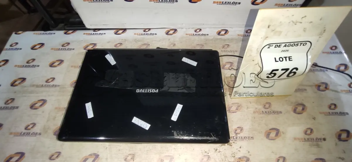 LOTE 576 - 01 NOTEBOOK MARCA POSITIVO SEM FONTE. (NO ESTADO) ATENÇÃO! FAZER A VISITAÇÃO ANTES DE ARREMATAR, NÃO SABEMOS SE FUNCIONA, LEILÃO NÃO TEM GARANTIA E NEM DEVOLUÇÃO, SUJEITO A POSSÍVEIS AVARIAS VISÍVEIS/OCULTAS E/OU AUSÊNCIA DE COMPONENTES.