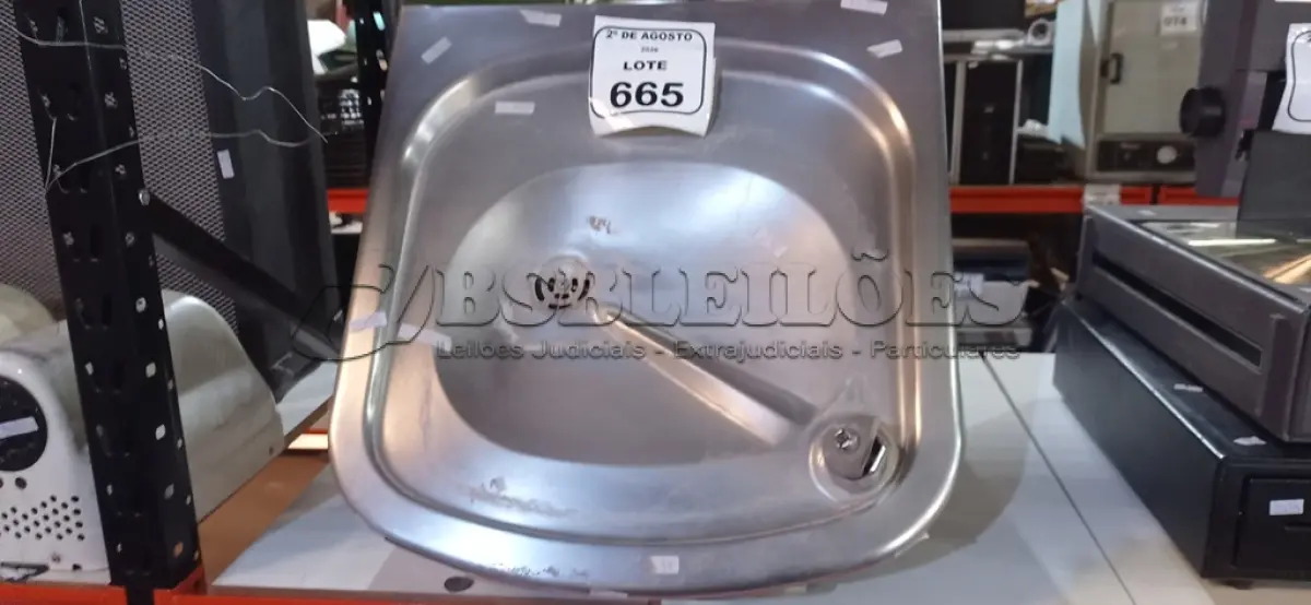 LOTE 665 - 01 BEBEDOURO DE PAREDE EM INOX. (NO ESTADO) ATENÇÃO! FAZER A VISITAÇÃO ANTES DE ARREMATAR, NÃO SABEMOS SE FUNCIONA, LEILÃO NÃO TEM GARANTIA E NEM DEVOLUÇÃO, SUJEITO A POSSÍVEIS AVARIAS VISÍVEIS/OCULTAS E/OU AUSÊNCIA DE COMPONENTES.