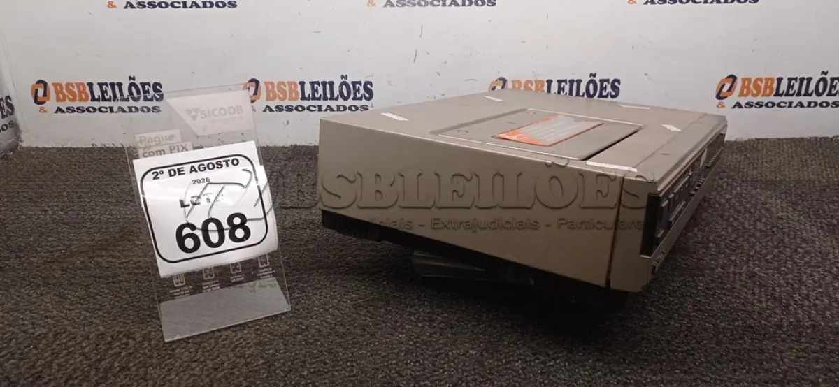 LOTE 608 - 01 GRAVADOR DE VÍDEO CASSETE MARCA NATIONAL. (NO ESTADO) ATENÇÃO! FAZER A VISITAÇÃO ANTES DE ARREMATAR, NÃO SABEMOS SE FUNCIONA, LEILÃO NÃO TEM GARANTIA E NEM DEVOLUÇÃO, SUJEITO A POSSÍVEIS AVARIAS VISÍVEIS/OCULTAS E/OU AUSÊNCIA DE COMPONENTES.