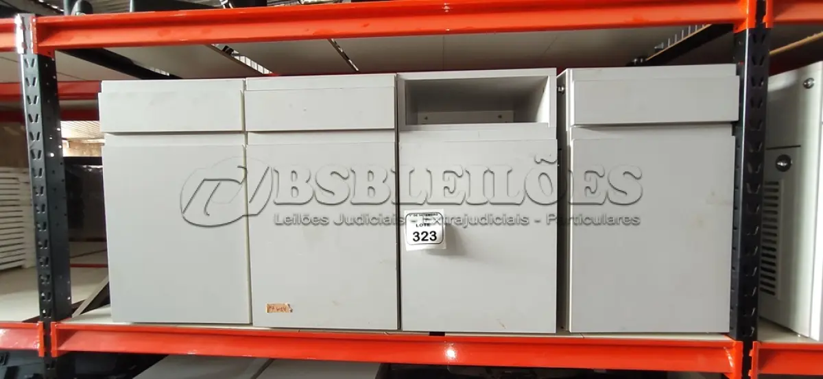 04 ARMÁRIOS BAIXOS COM 01 GAVETA E 01 COMPARTIMENTO PARA CPU