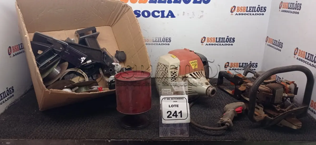 LOTE 241 - 01 MOTOR DE ROÇADEIRA, 01 MOTOR DE PODADOR DE CERCA, 02 FOGAREIROS PORTÁTIL, 01 ROLO DE ARAME E VÁRIOS PERFURADORES DE PAPEL. (NO ESTADO) ATENÇÃO! FAZER A VISITAÇÃO ANTES DE ARREMATAR, NÃO SABEMOS SE FUNCIONA, LEILÃO NÃO TEM GARANTIA E NEM DEVOLUÇÃO, SUJEITO A POSSÍVEIS AVARIAS VISÍVEIS/OCULTAS E/OU AUSÊNCIA DE COMPONENTES.