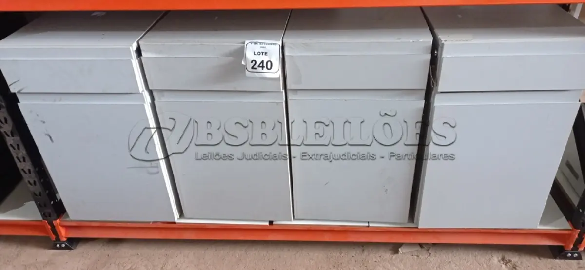 LOTE 240