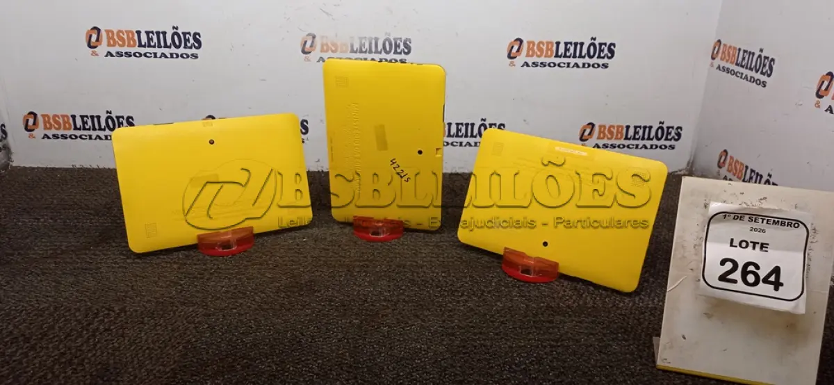 LOTE 264 - 03 TABLETS MARCA POSITIVO SEM FONTE. (NO ESTADO) ATENÇÃO! FAZER A VISITAÇÃO ANTES DE ARREMATAR, NÃO SABEMOS SE FUNCIONA, LEILÃO NÃO TEM GARANTIA E NEM DEVOLUÇÃO, SUJEITO A POSSÍVEIS AVARIAS VISÍVEIS/OCULTAS E/OU AUSÊNCIA DE COMPONENTES.
