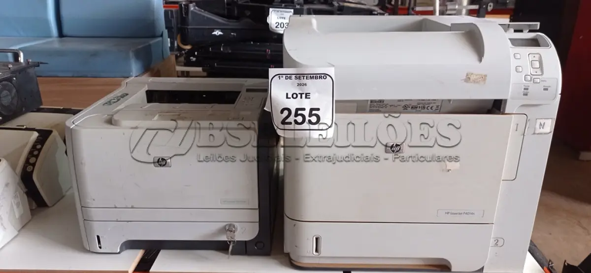 LOTE 255 - 01 IMPRESSORAS MARCA HP. (NO ESTADO) ATENÇÃO! FAZER A VISITAÇÃO ANTES DE ARREMATAR, NÃO SABEMOS SE FUNCIONA, LEILÃO NÃO TEM GARANTIA E NEM DEVOLUÇÃO, SUJEITO A POSSÍVEIS AVARIAS VISÍVEIS/OCULTAS E/OU AUSÊNCIA DE COMPONENTES.