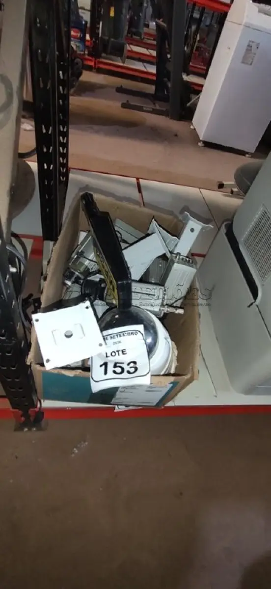 04 CAIXAS DE PROTEÇÃO PARA CÂMERAS DE SEGURANÇA, 10 CÂMERAS DE SEGURANÇA E 01 DETECTOR DE METAL
