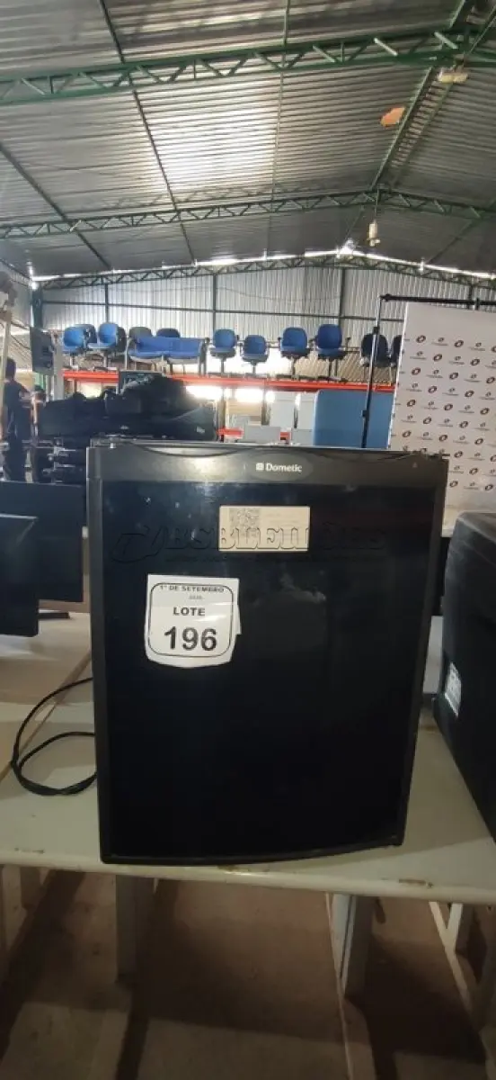 LOTE 196