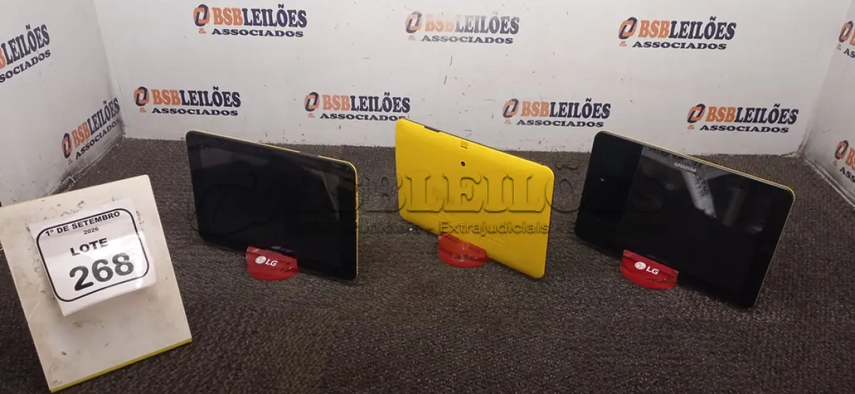 LOTE 268 - 03 TABLETS MARCA POSITIVO SEM FONTE. (NO ESTADO) ATENÇÃO! FAZER A VISITAÇÃO ANTES DE ARREMATAR, NÃO SABEMOS SE FUNCIONA, LEILÃO NÃO TEM GARANTIA E NEM DEVOLUÇÃO, SUJEITO A POSSÍVEIS AVARIAS VISÍVEIS/OCULTAS E/OU AUSÊNCIA DE COMPONENTES.
