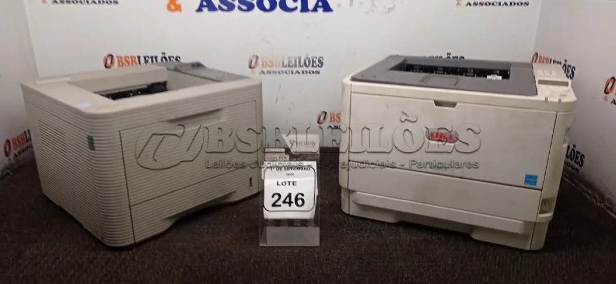 LOTE 246 - 02 IMPRESSORAS MARCAS SAMSUNG E OKI. (NO ESTADO) ATENÇÃO! FAZER A VISITAÇÃO ANTES DE ARREMATAR, NÃO SABEMOS SE FUNCIONA, LEILÃO NÃO TEM GARANTIA E NEM DEVOLUÇÃO, SUJEITO A POSSÍVEIS AVARIAS VISÍVEIS/OCULTAS E/OU AUSÊNCIA DE COMPONENTES.