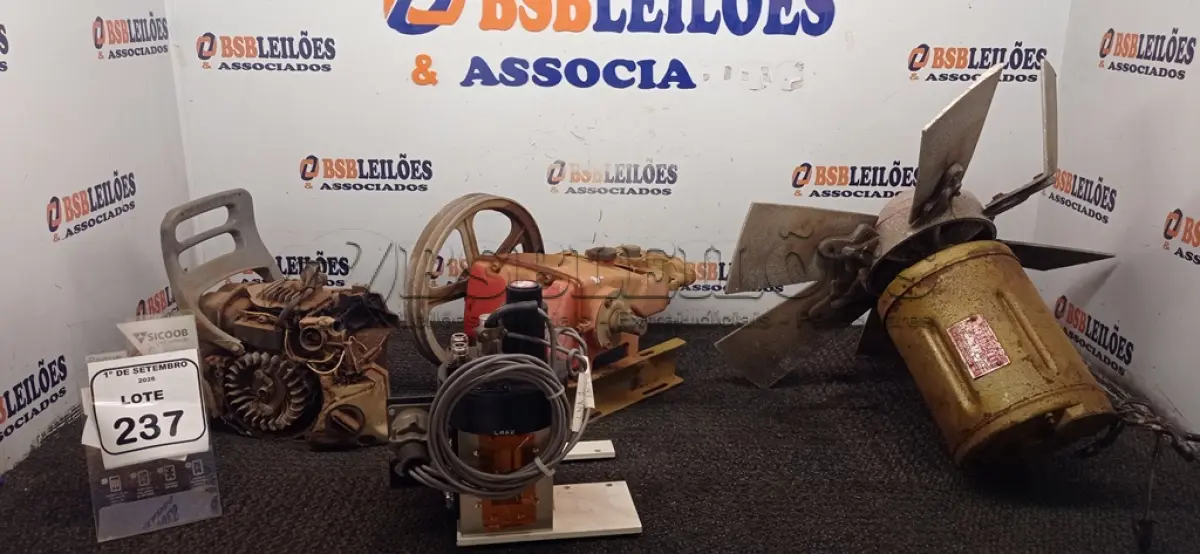 LOTE 237 - 01 PULVERIZADOR AGRÍCOLA MARCA YAMAHA INCOMPLETO, 01 EXAUSTOR/ VENTILADOR MARCA KOHLBACH, 01 COMUTADOR ELETROMECÂNICO DE GUIA DE ONDAS E 01 MOTOR MECÂNICO PARA RETIRADA DE PEÇAS. (NO ESTADO) ATENÇÃO! FAZER A VISITAÇÃO ANTES DE ARREMATAR, NÃO SABEMOS SE FUNCIONA, LEILÃO NÃO TEM GARANTIA E NEM DEVOLUÇÃO, SUJEITO A POSSÍVEIS AVARIAS VISÍVEIS/OCULTAS E/OU AUSÊNCIA DE COMPONENTES.