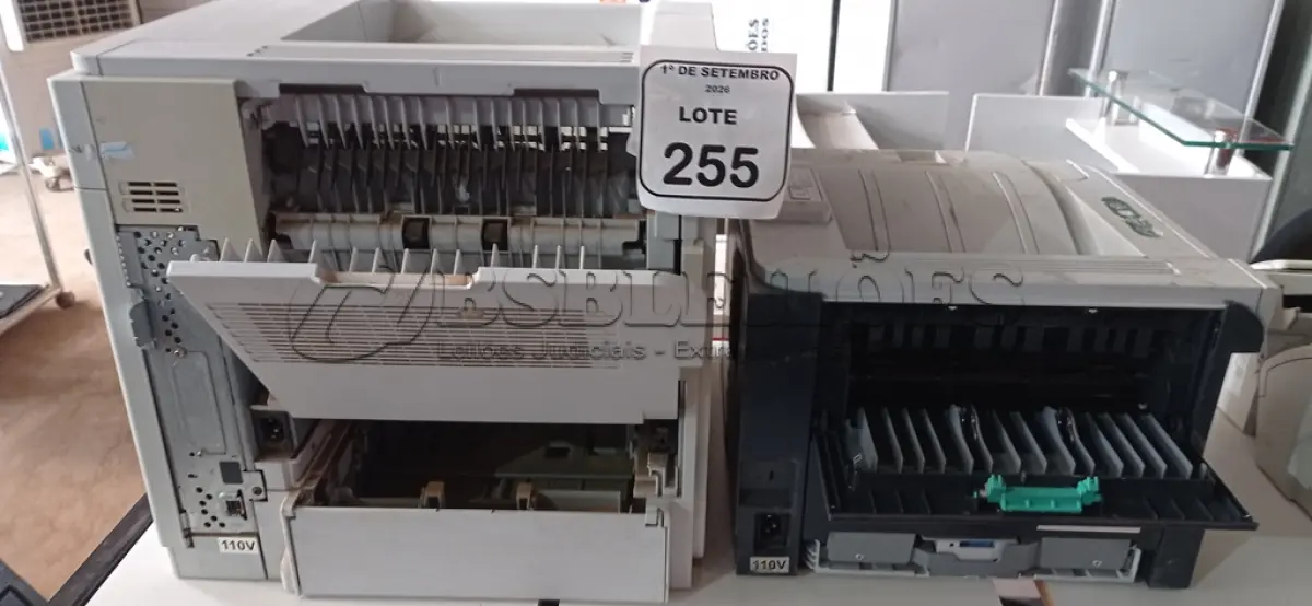 LOTE 255 - 01 IMPRESSORAS MARCA HP. (NO ESTADO) ATENÇÃO! FAZER A VISITAÇÃO ANTES DE ARREMATAR, NÃO SABEMOS SE FUNCIONA, LEILÃO NÃO TEM GARANTIA E NEM DEVOLUÇÃO, SUJEITO A POSSÍVEIS AVARIAS VISÍVEIS/OCULTAS E/OU AUSÊNCIA DE COMPONENTES.