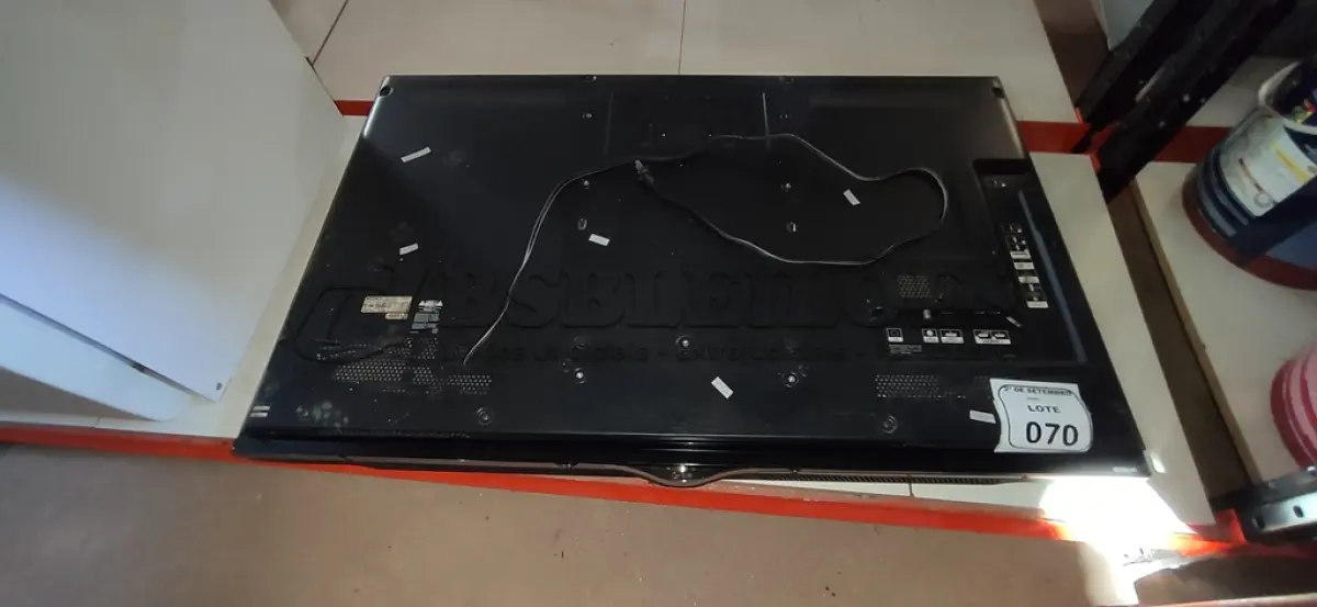 LOTE 070 - 01 TV 49’’ MARCA LG E 01 TV 46’’ MARCA SONY. (NO ESTADO) ATENÇÃO! FAZER A VISITAÇÃO ANTES DE ARREMATAR, NÃO SABEMOS SE FUNCIONA, LEILÃO NÃO TEM GARANTIA E NEM DEVOLUÇÃO, SUJEITO A POSSÍVEIS AVARIAS VISÍVEIS/OCULTAS E/OU AUSÊNCIA DE COMPONENTES.