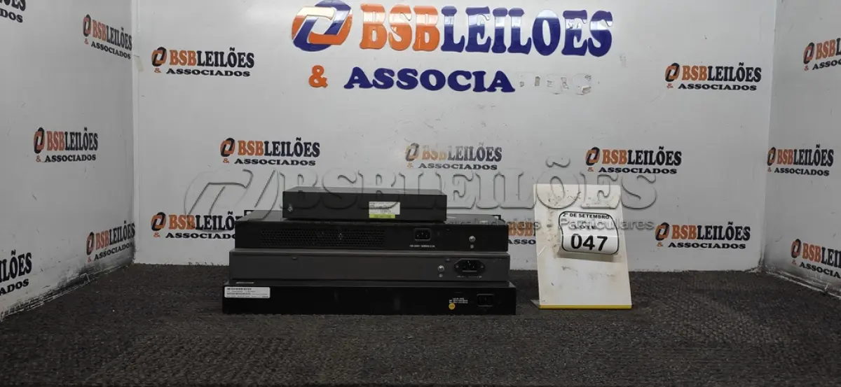 LOTE 047 - 01 ROTEADOR MODELO MSR954 JH296A E 03 SWITCHS DE MARCAS E MODELOS DIVERSOS. (NO ESTADO) ATENÇÃO! FAZER A VISITAÇÃO ANTES DE ARREMATAR, NÃO SABEMOS SE FUNCIONA, LEILÃO NÃO TEM GARANTIA E NEM DEVOLUÇÃO, SUJEITO A POSSÍVEIS AVARIAS VISÍVEIS/OCULTAS E/OU AUSÊNCIA DE COMPONENTES.