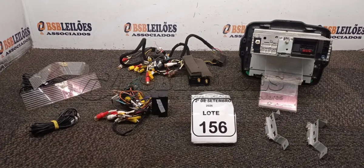 LOTE 156 - 01 MULTIMIDIA AUTOMOTIVA. (NO ESTADO) ATENÇÃO! FAZER A VISITAÇÃO ANTES DE ARREMATAR, NÃO SABEMOS SE FUNCIONA, LEILÃO NÃO TEM GARANTIA E NEM DEVOLUÇÃO, SUJEITO A POSSÍVEIS AVARIAS VISÍVEIS/OCULTAS E/OU AUSÊNCIA DE COMPONENTES.