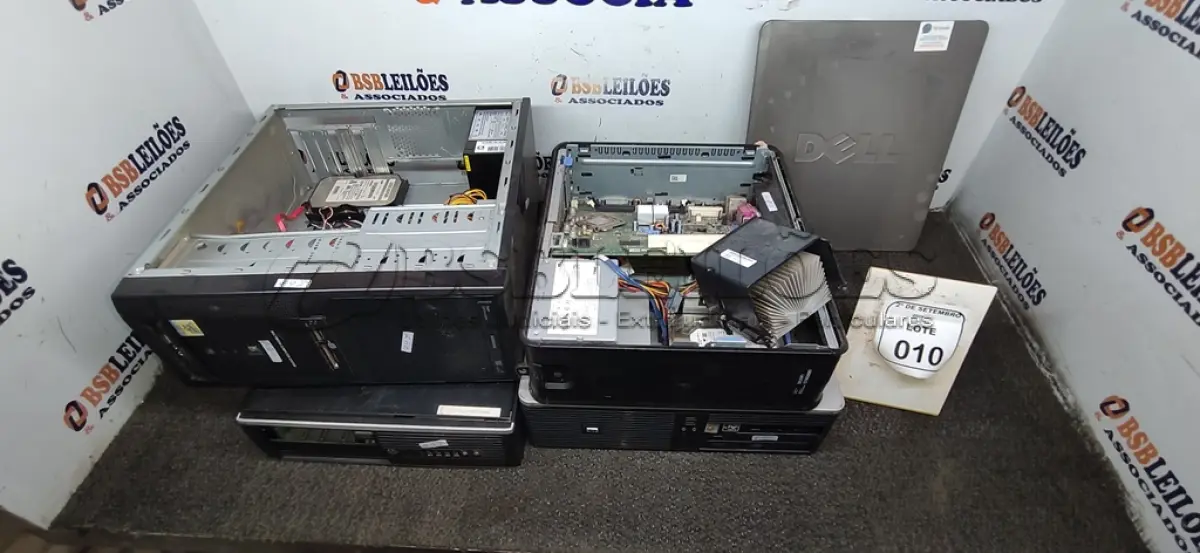 LOTE 010 - 01 DISSIPADOR DE CALOR E 04 CPUS DE MARCA E MODELOS DIVERSOS. (NO ESTADO) ATENÇÃO! FAZER A VISITAÇÃO ANTES DE ARREMATAR, NÃO SABEMOS SE FUNCIONA, LEILÃO NÃO TEM GARANTIA E NEM DEVOLUÇÃO, SUJEITO A POSSÍVEIS AVARIAS VISÍVEIS/OCULTAS E/OU AUSÊNCIA DE COMPONENTES.