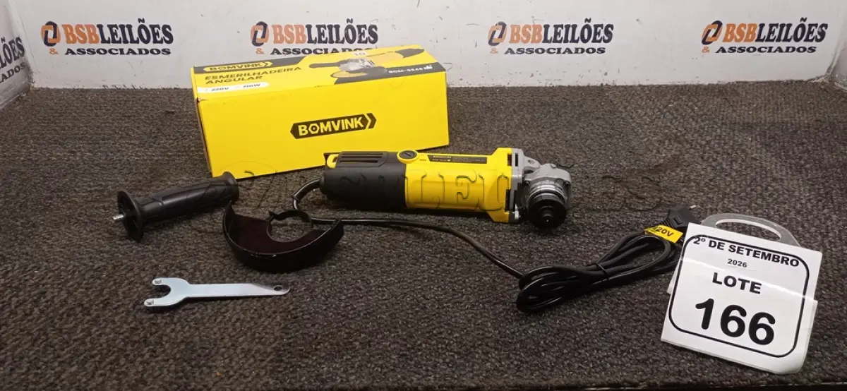 LOTE 166 - 01 ESMERILHADEIRA ANGULAR 220V. (NO ESTADO) ATENÇÃO! FAZER A VISITAÇÃO ANTES DE ARREMATAR, NÃO SABEMOS SE FUNCIONA, LEILÃO NÃO TEM GARANTIA E NEM DEVOLUÇÃO, SUJEITO A POSSÍVEIS AVARIAS VISÍVEIS/OCULTAS E/OU AUSÊNCIA DE COMPONENTES.