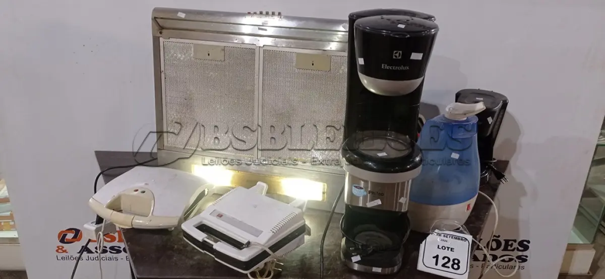 LOTE 128 - 01 DEPURADOR, 01 UMIDIFICADOR, 01 CAFETEIRA E 02 SANDUICHEIRAS DE MARCAS E MODELOS DIVERSOS. (NO ESTADO) ATENÇÃO! FAZER A VISITAÇÃO ANTES DE ARREMATAR, NÃO SABEMOS SE FUNCIONA, LEILÃO NÃO TEM GARANTIA E NEM DEVOLUÇÃO, SUJEITO A POSSÍVEIS AVARIAS VISÍVEIS/OCULTAS E/OU AUSÊNCIA DE COMPONENTES.