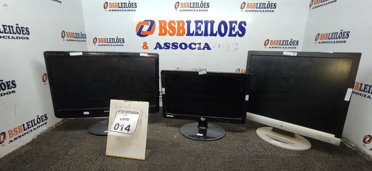 LOTE 014 - 03 MONITORES DE MARCAS E MODELOS DIVERSOS. (NO ESTADO) ATENÇÃO! FAZER A VISITAÇÃO ANTES DE ARREMATAR, NÃO SABEMOS SE FUNCIONA, LEILÃO NÃO TEM GARANTIA E NEM DEVOLUÇÃO, SUJEITO A POSSÍVEIS AVARIAS VISÍVEIS/OCULTAS E/OU AUSÊNCIA DE COMPONENTES.