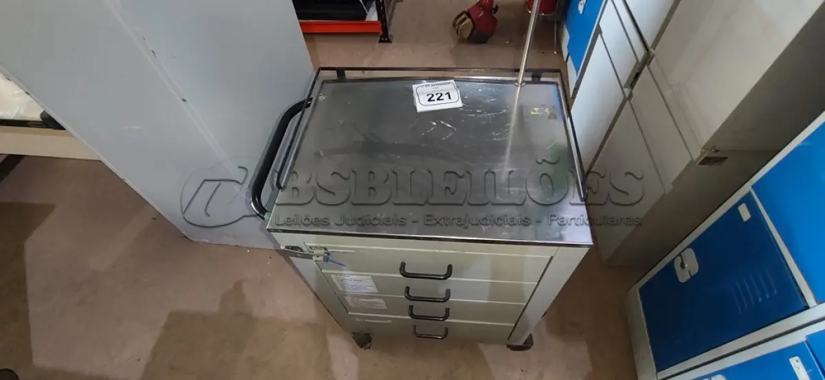 01 CARRINHO DE EMERGÊNCIA HOSPITALAR COM 04 GAVETAS