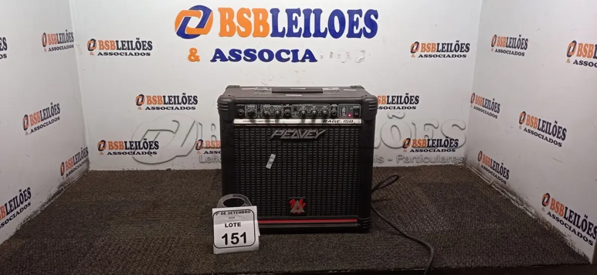 LOTE 151 - 01 CAIXA AMPLIFICADORA MODELO RAGE 158 MARCA PEAVEY 110V. (NO ESTADO) ATENÇÃO! FAZER A VISITAÇÃO ANTES DE ARREMATAR, NÃO SABEMOS SE FUNCIONA, LEILÃO NÃO TEM GARANTIA E NEM DEVOLUÇÃO, SUJEITO A POSSÍVEIS AVARIAS VISÍVEIS/OCULTAS E/OU AUSÊNCIA DE COMPONENTES.