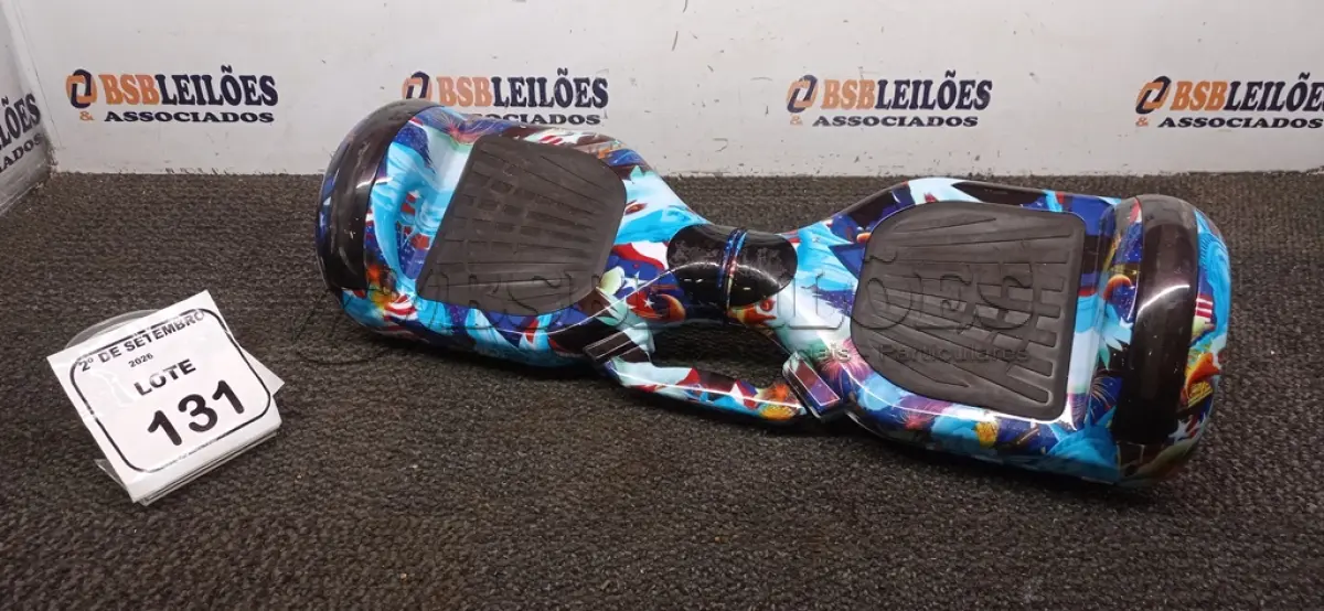 LOTE 131 - 01 HOVERBOARD SEM CARREGADOR. (NO ESTADO) ATENÇÃO! FAZER A VISITAÇÃO ANTES DE ARREMATAR, NÃO SABEMOS SE FUNCIONA, LEILÃO NÃO TEM GARANTIA E NEM DEVOLUÇÃO, SUJEITO A POSSÍVEIS AVARIAS VISÍVEIS/OCULTAS E/OU AUSÊNCIA DE COMPONENTES.